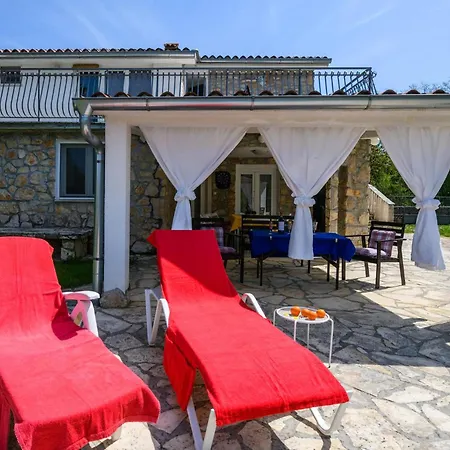 Vikendica Stunning Home In Santalezi Santalezi